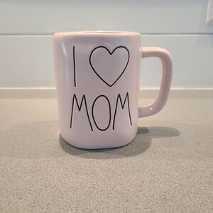 Rae Dunn I Love Mom mug